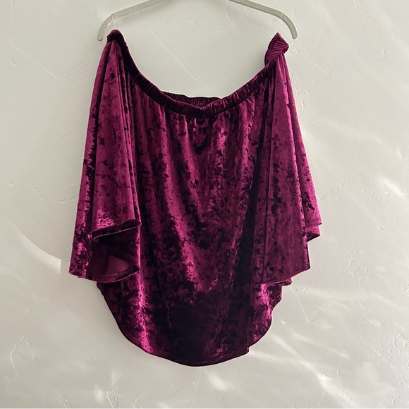 Karen Kane Crushed Velvet Blouse Flowy Top Cranberry Wine Color SZ Large Holiday - Picture 3 of 10